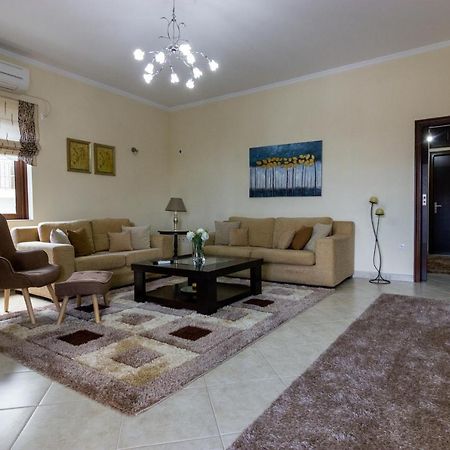Katerina & Elia'S Family House Apartment Leonidio Luaran gambar