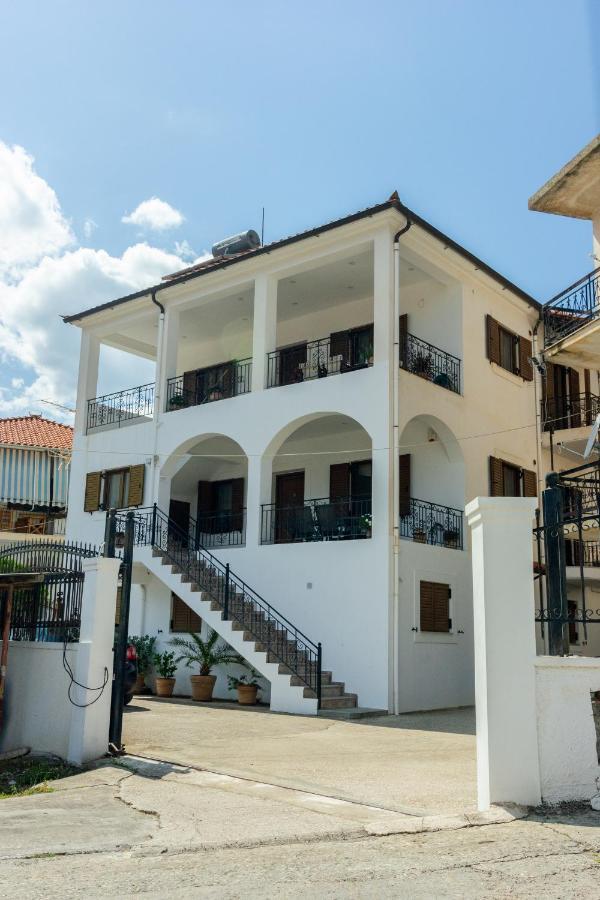 Katerina & Elia'S Family House Apartment Leonidio Luaran gambar