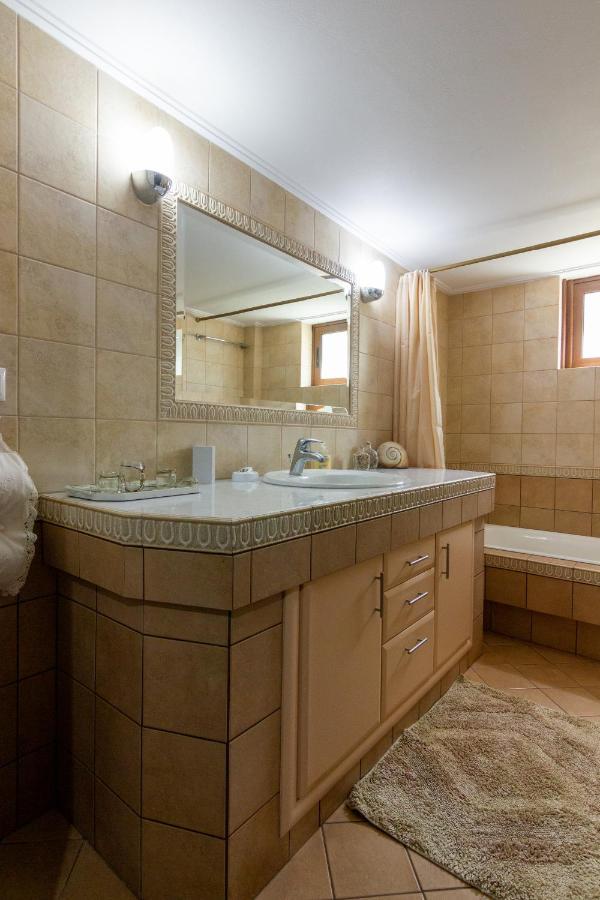 Katerina & Elia'S Family House Apartment Leonidio Luaran gambar